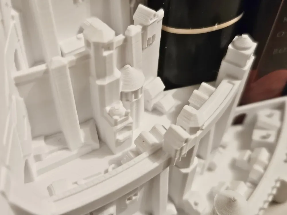 Miniatura Geek com Pegada Prática para estante